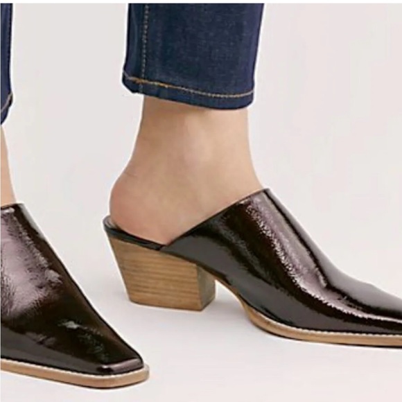 New Free People Bryant 5, 6, 7, 8, 10 Red Brown Faux Leather Wood Clogs / Mules - Picture 6 of 6